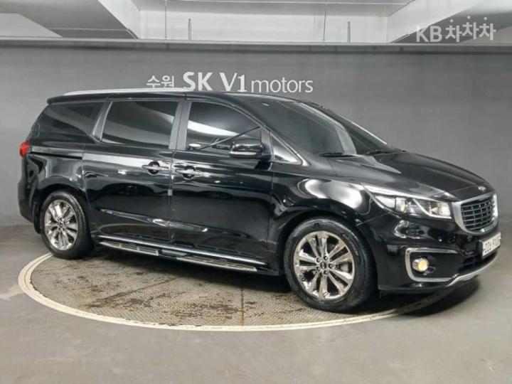Kia Carnival 2.2 Diesel Prestige 4