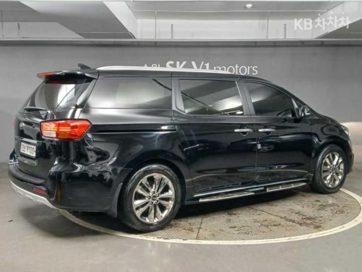 Kia Carnival 2.2 Diesel Prestige 5
