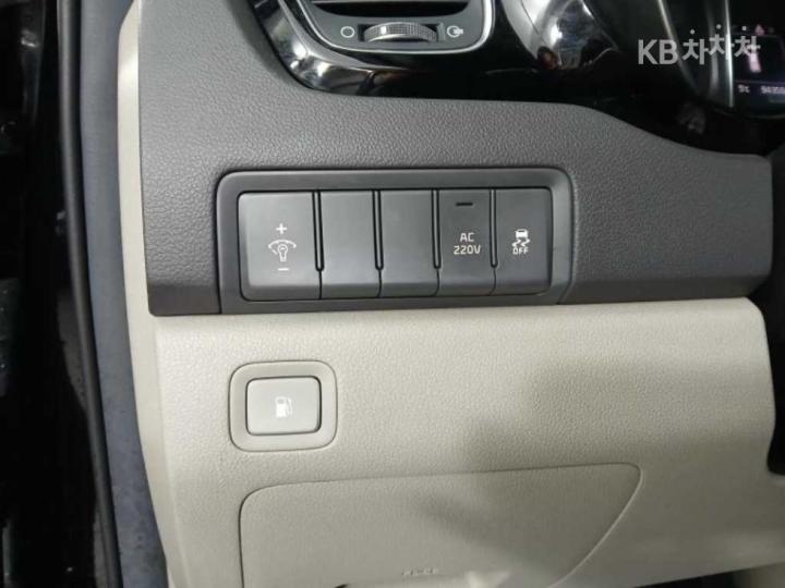 Kia Carnival 2.2 Diesel Prestige 10