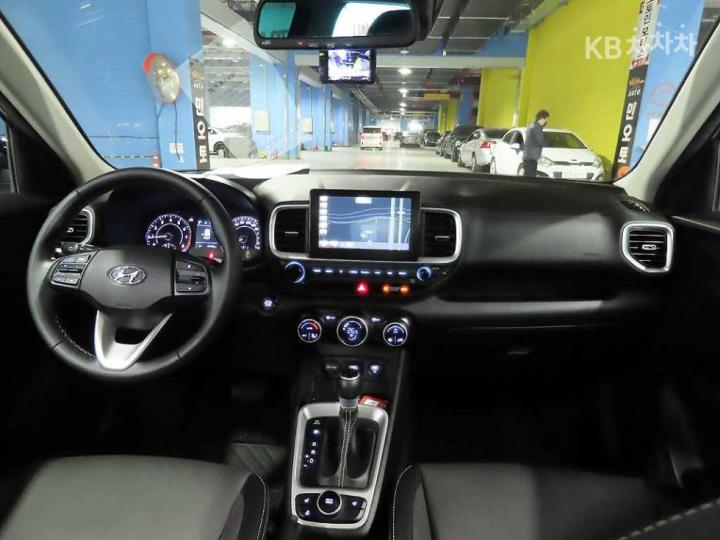 Hyundai Venue Gasoline 1.6 Modern 6