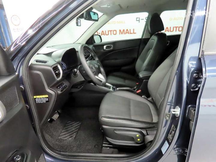 Hyundai Venue Gasoline 1.6 Modern 7