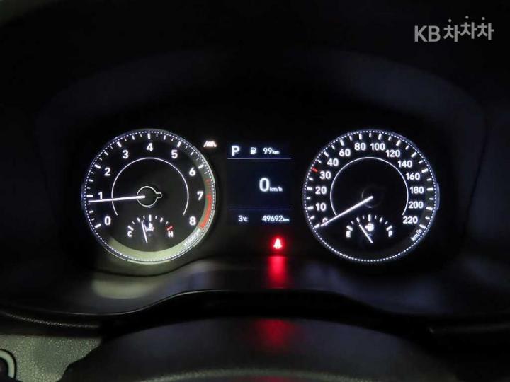 Hyundai Venue Gasoline 1.6 Modern 10