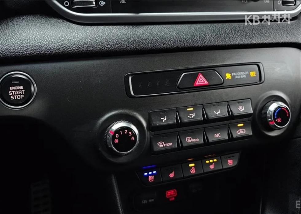 2021 - kia sportage