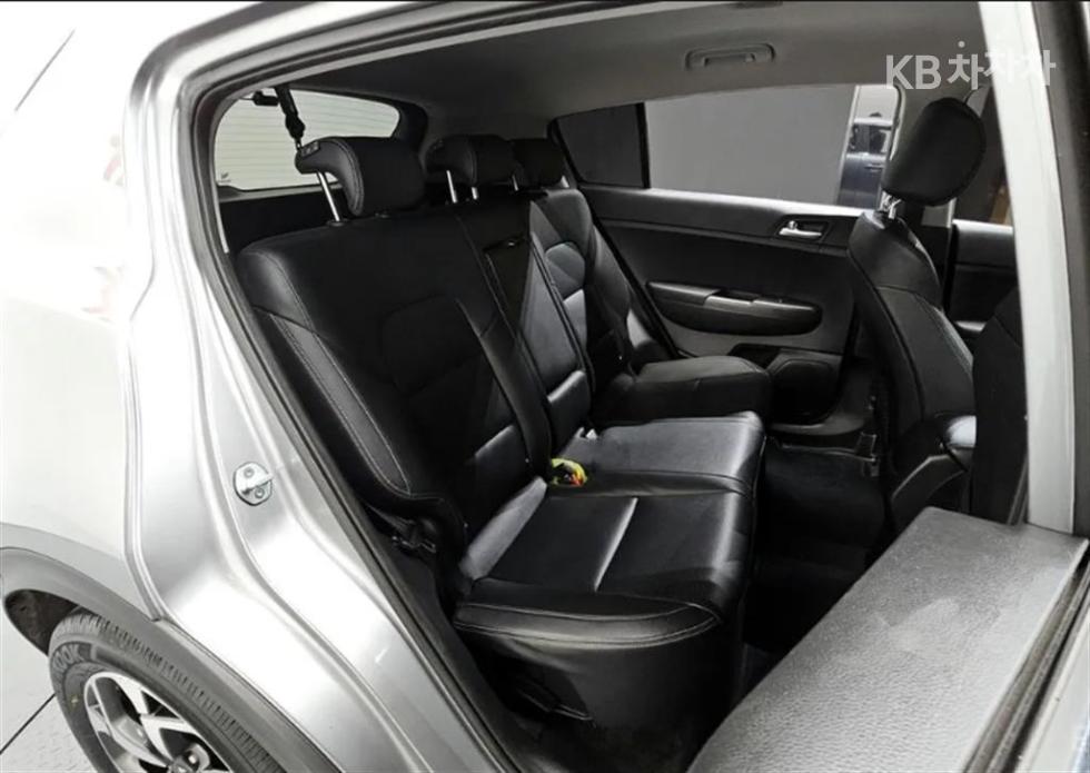 2021 - kia sportage