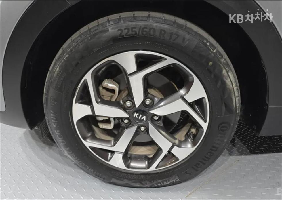 2021 - kia sportage