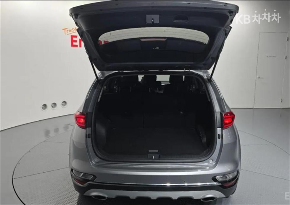 2021 - kia sportage
