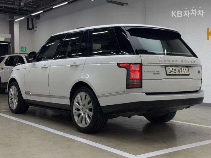Land Rover Range Rover — miniaturë 2