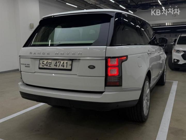 Land Rover Range Rover — miniaturë 4