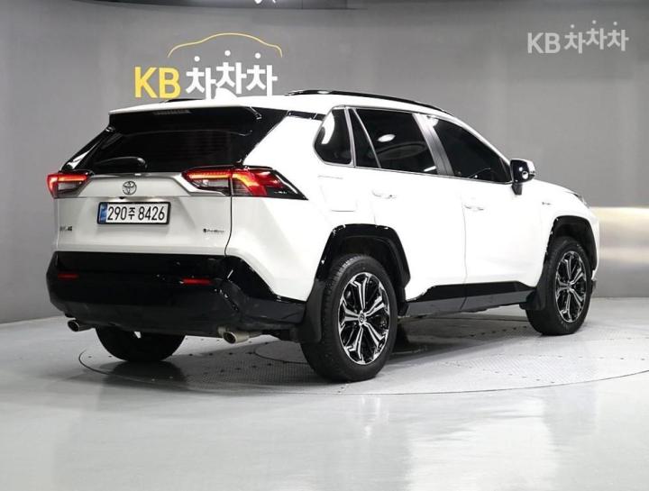 Toyota RAV4 New 2.5 PHEV XSE 4