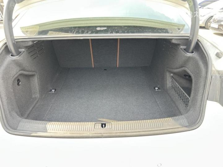 Audi A4 B9 40 TFSI Premium 8