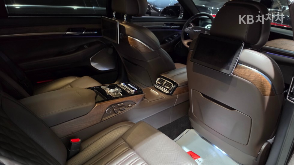 Genesis G90 — miniaturë 12