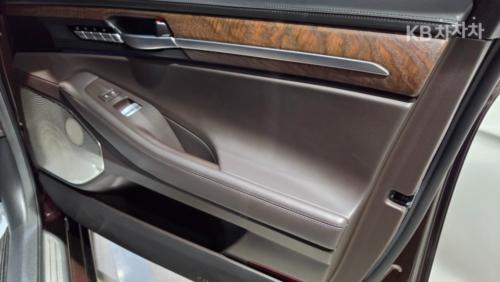Genesis G90 — miniaturë 18