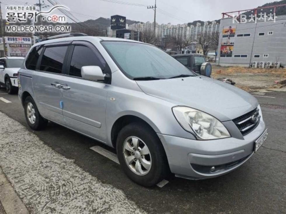 Kia Carnival — miniaturë 2