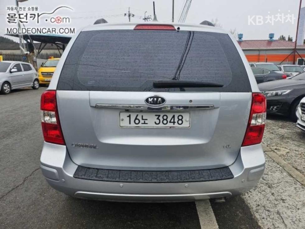 Kia Carnival — miniaturë 4