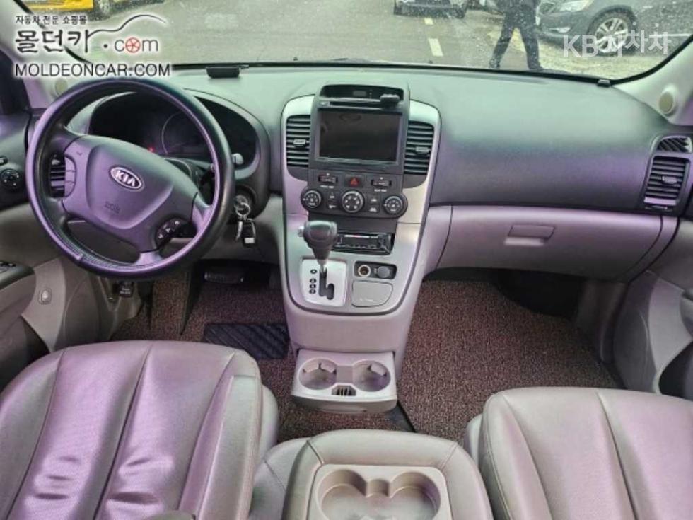 Kia Carnival — miniaturë 6
