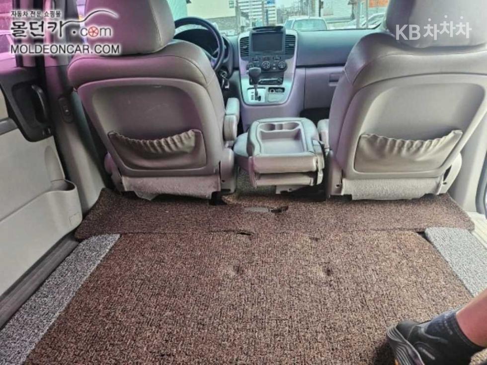 Kia Carnival — miniaturë 7