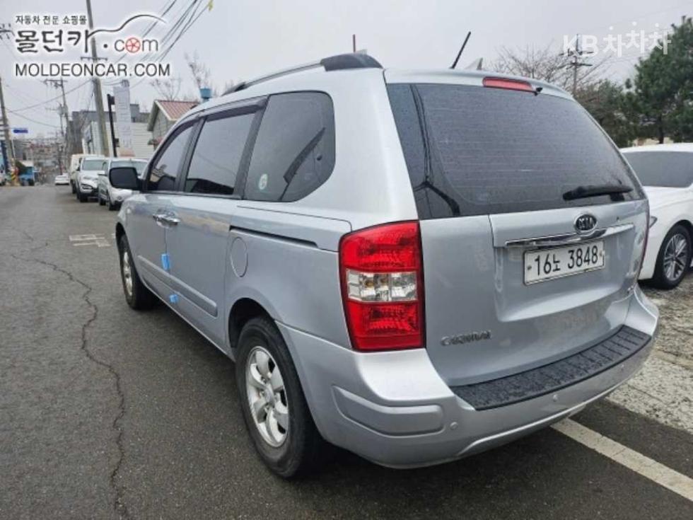 Kia Carnival — miniaturë 16