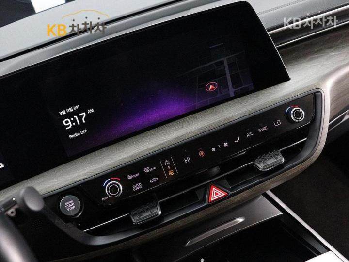 Kia K8 2.5 Gasoline Noblesse 8