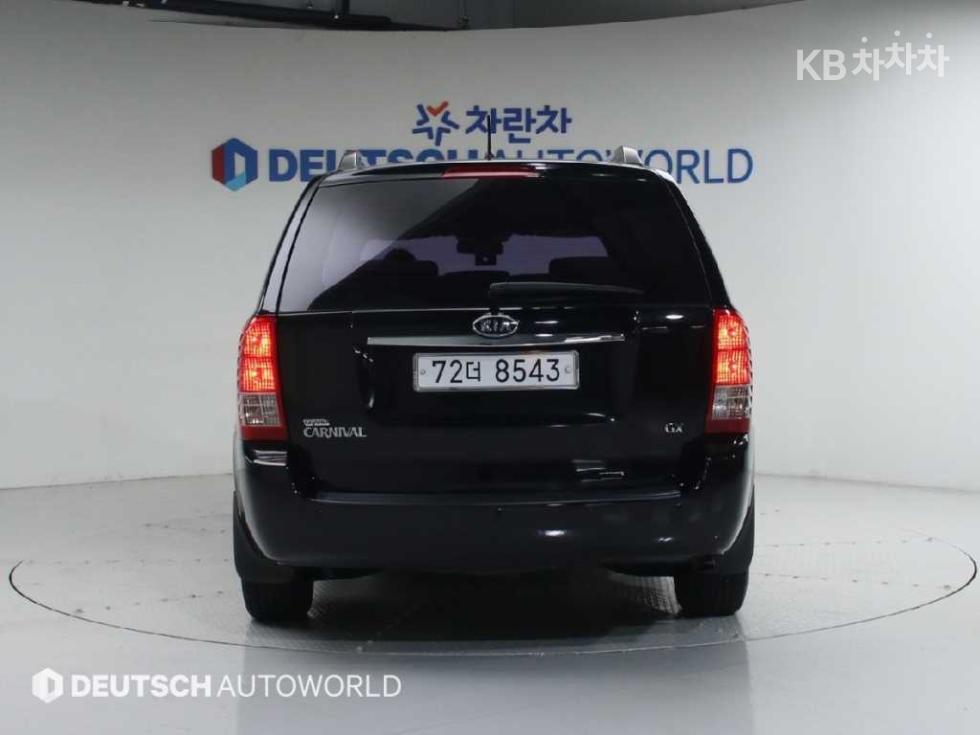2011 - kia carnival