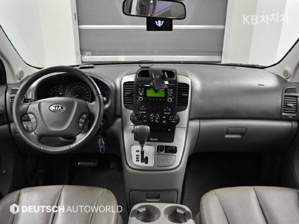 2011 - kia carnival
