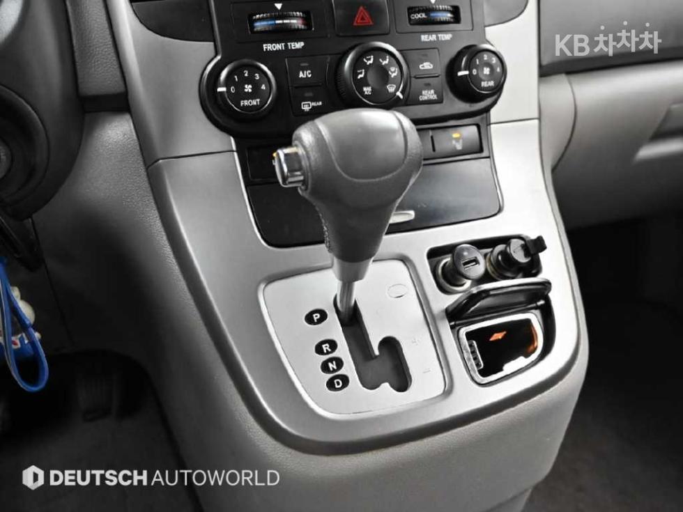 2011 - kia carnival