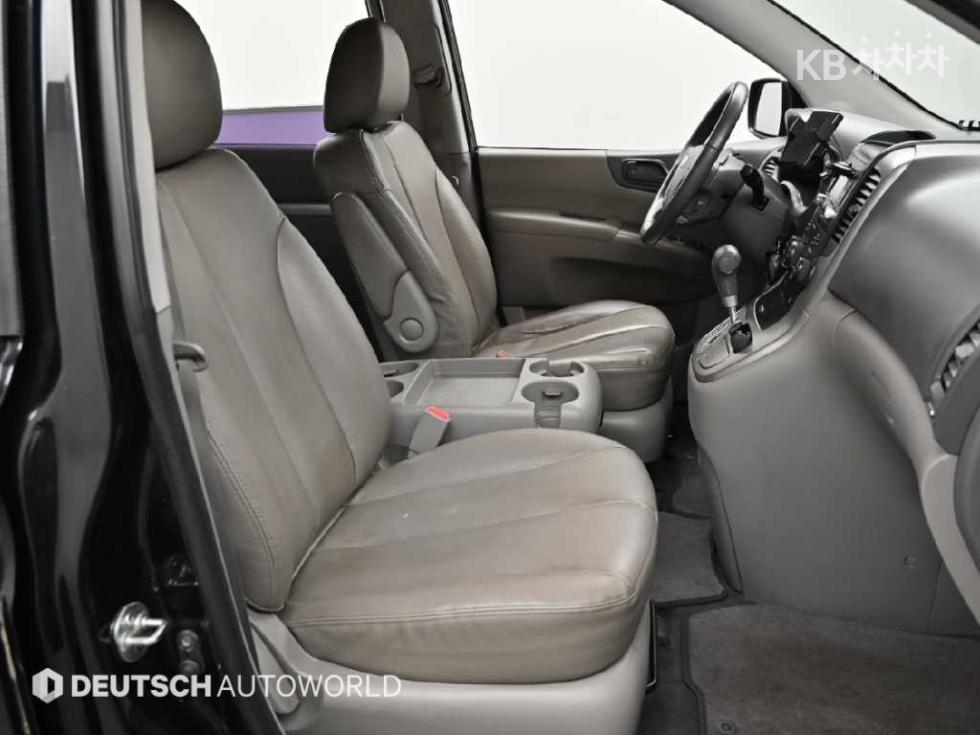 2011 - kia carnival