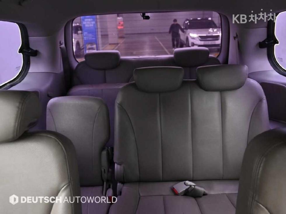 2011 - kia carnival