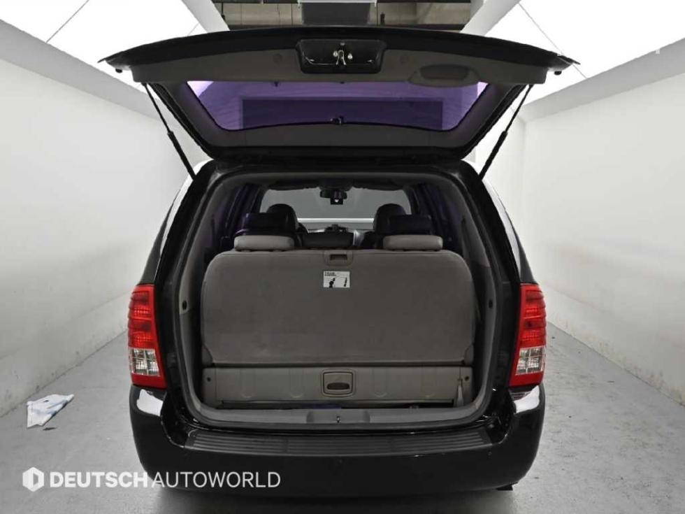 2011 - kia carnival