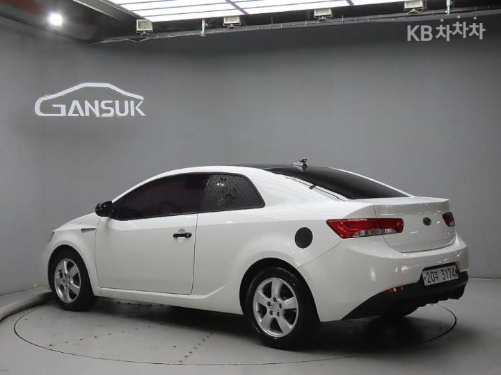 Kia Forte Koup 1.6 GDI Prestige 4