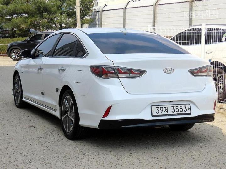 Hyundai Sonata New Rise Hybrid 2.0 HEV Modern 4