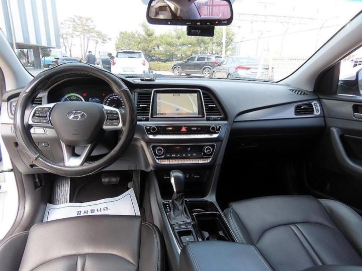 Hyundai Sonata New Rise Hybrid 2.0 HEV Modern 8