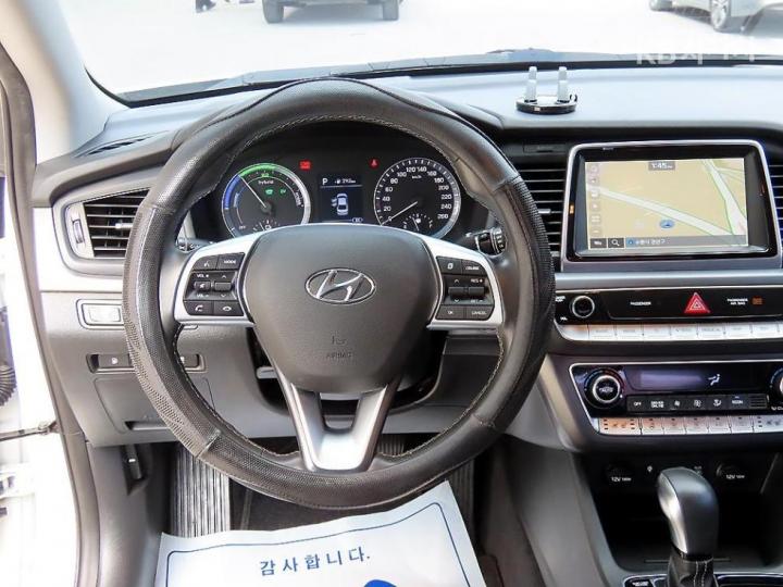 Hyundai Sonata New Rise Hybrid 2.0 HEV Modern 9