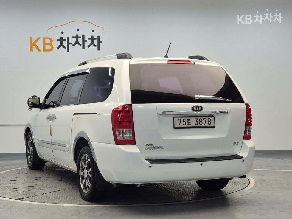 2014 - kia carnival