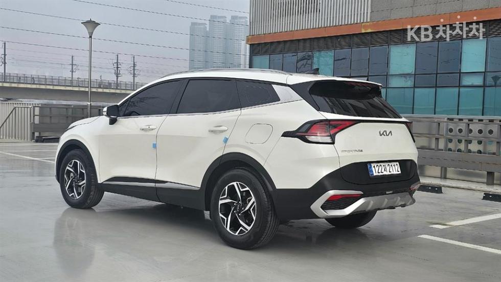 2023 - kia sportage