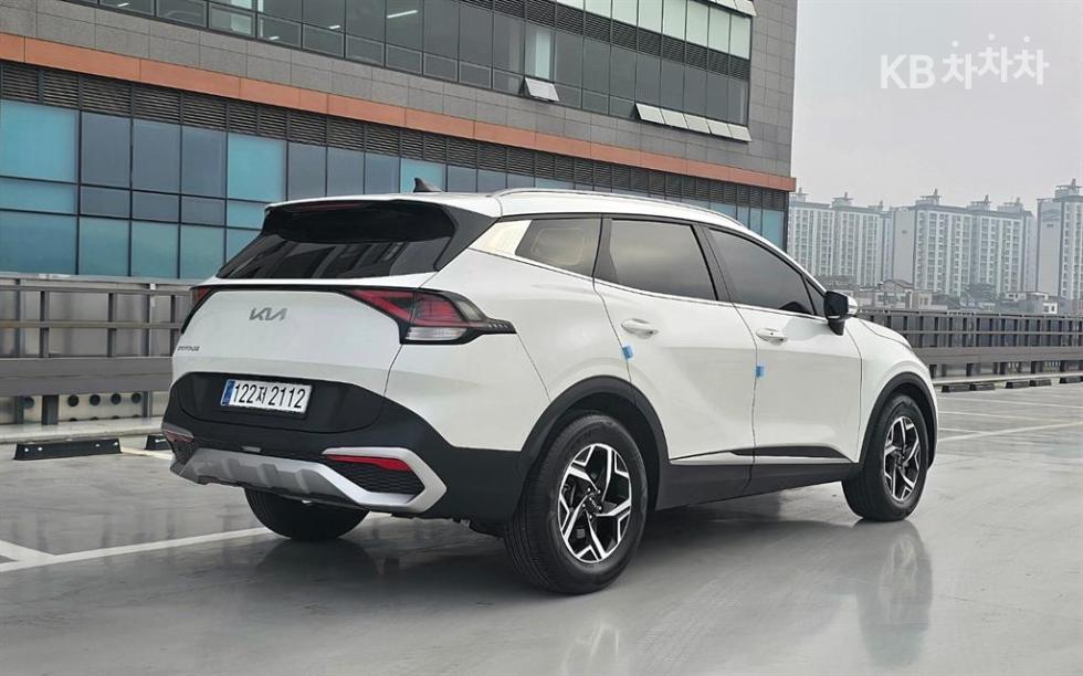 2023 - kia sportage