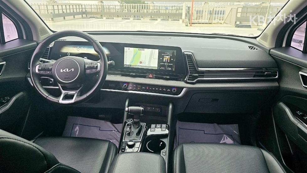 2023 - kia sportage