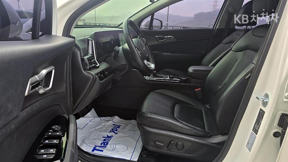 2023 - kia sportage