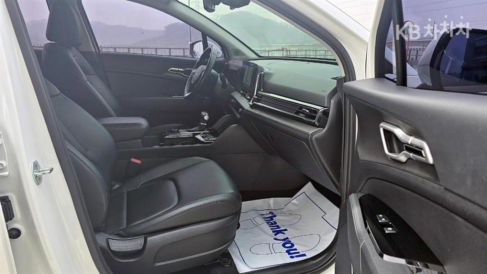 2023 - kia sportage