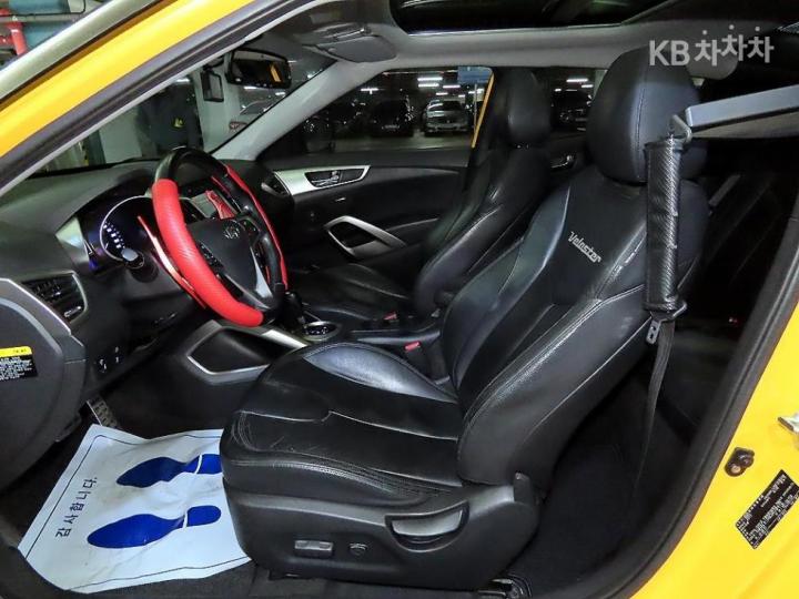 Hyundai Veloster DCT Pack 7