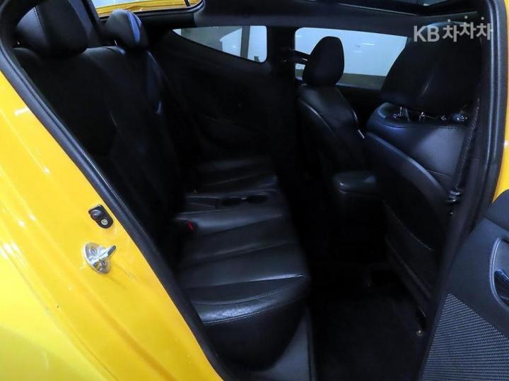 Hyundai Veloster DCT Pack 8