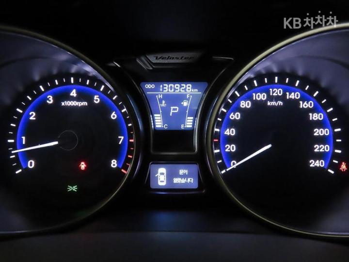 Hyundai Veloster DCT Pack 10