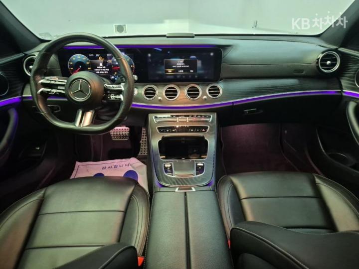 Mercedes-Benz E-Class W213 E220d 4MATIC AMG Line 8