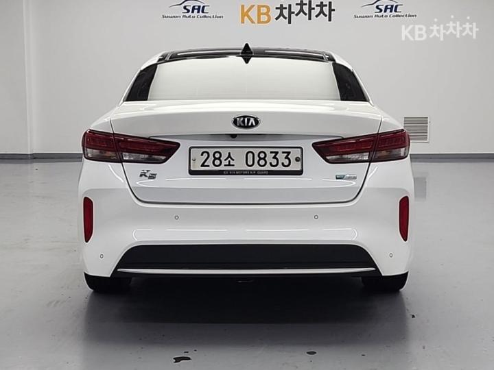 Kia K5 Hybrid 2.0 Noblesse 4