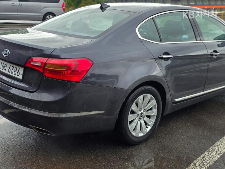 Kia K7 The Prestige LPI 3.0 Deluxe 5