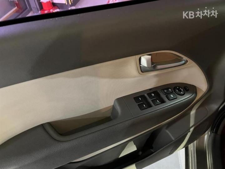 Kia Ray 1.0 Gasoline Luxury 9