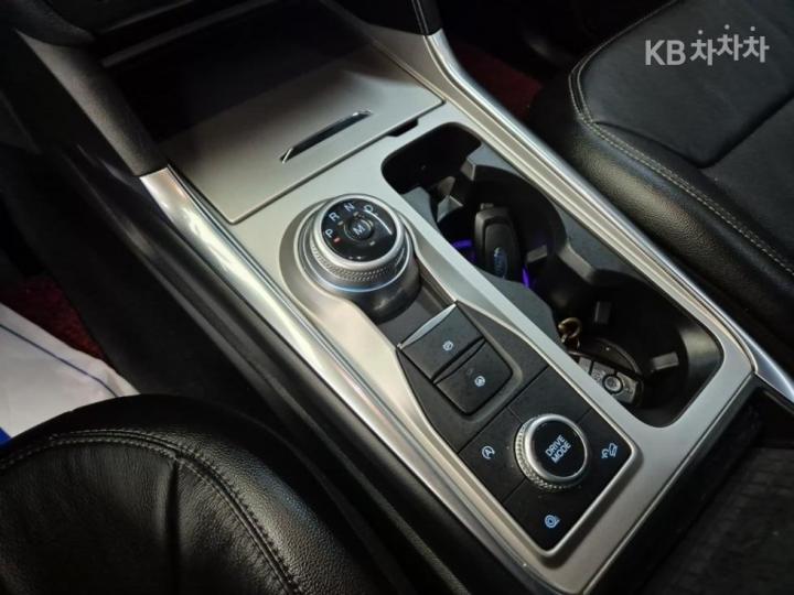 Ford Explorer Gasoline Turbo 2.3 AWD Limited 9