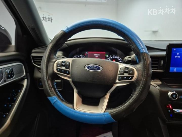 Ford Explorer Gasoline Turbo 2.3 AWD Limited 10