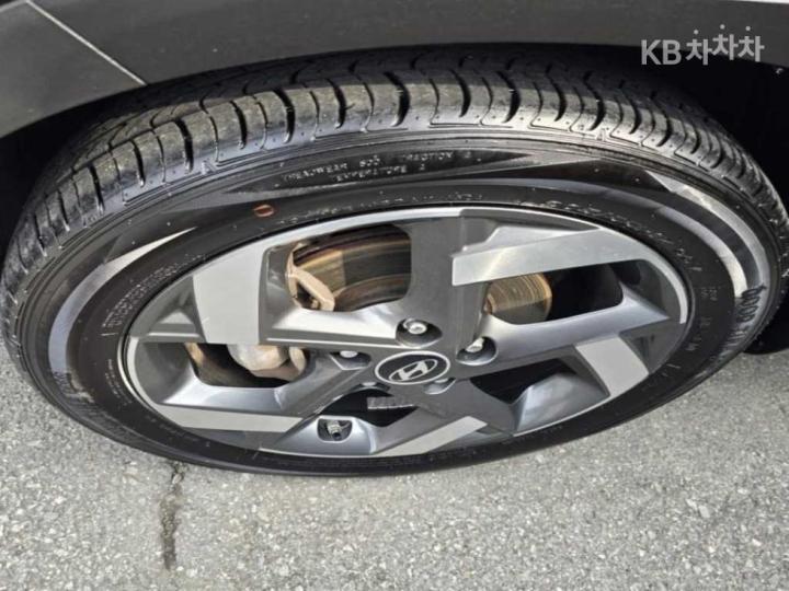 Hyundai Venue Gasoline 1.6 Modern 7