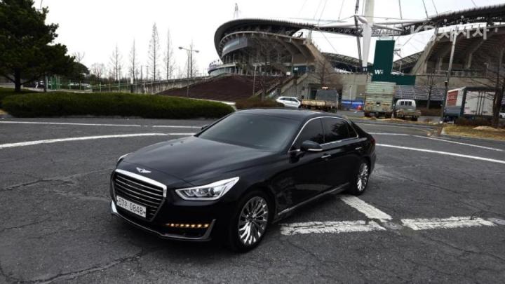 Genesis EQ900 5.0 GDI AWD Prestige 2
