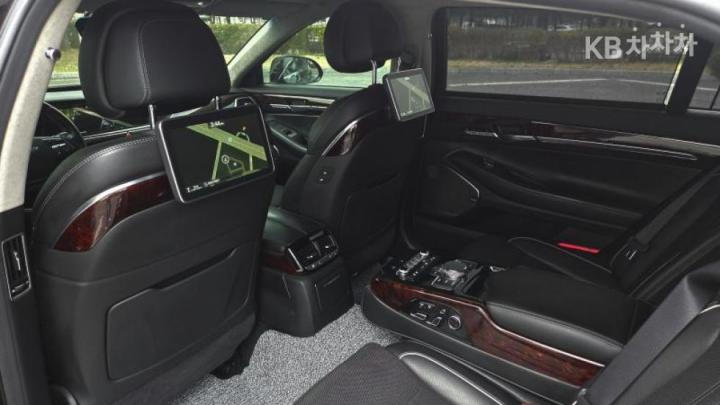 Genesis EQ900 5.0 GDI AWD Prestige 7